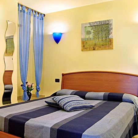 Residenza Costarossa Apartman Imperia Kültér fotó